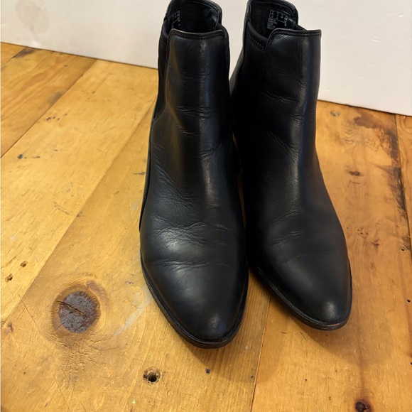 Clarks Ankle Charming Lola Women’s Booties Boots SZ 8 M, Black Leather Pointed - Picture 10 of 15